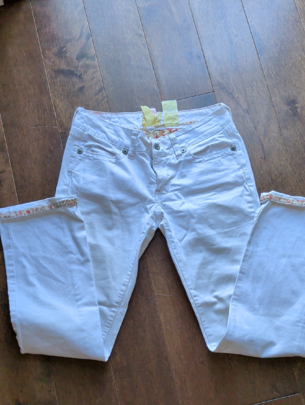 Marlow White Skinny Jeans with Floral Cuff‎ Detail
